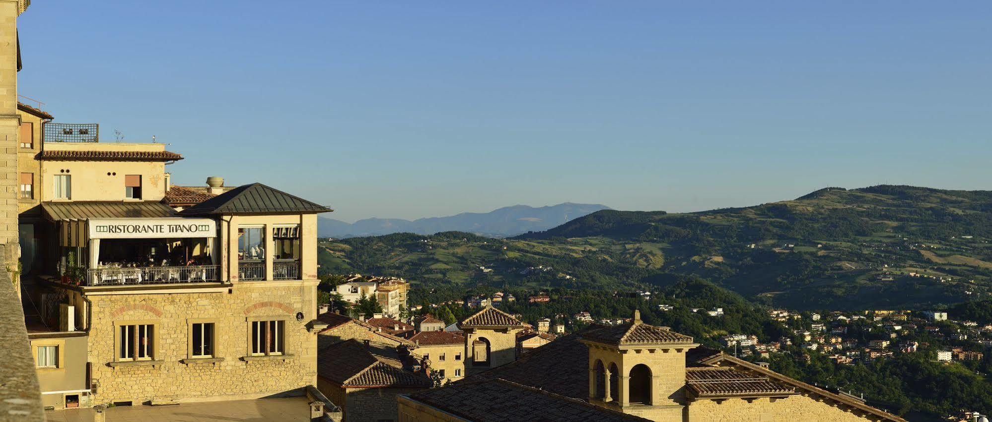 Titano Suites San Marino Exteriör bild