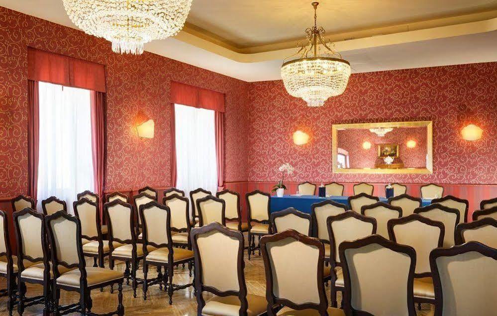 Titano Suites San Marino Exteriör bild
